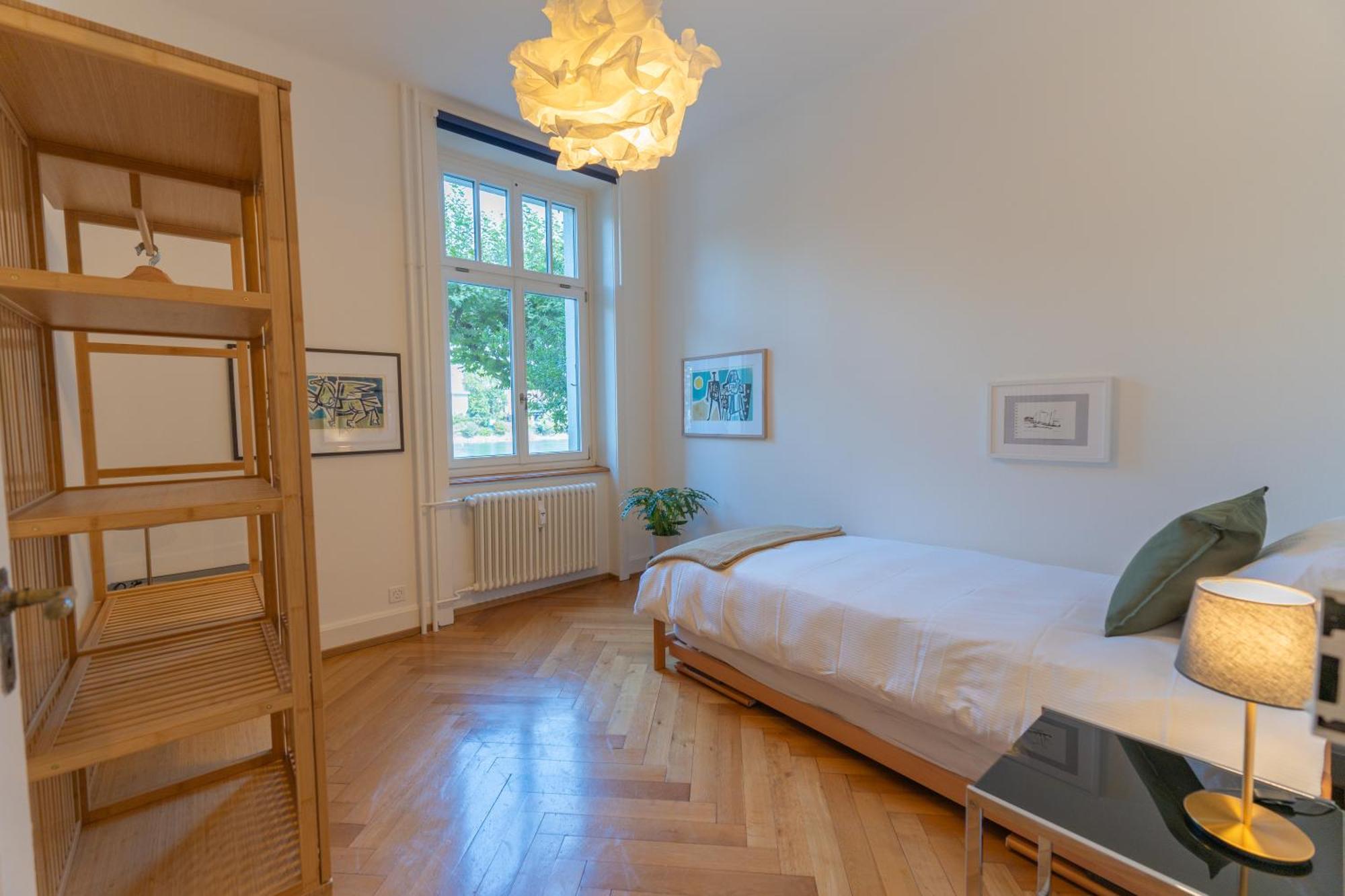 Charmante Altbauwohnung Am Rhein