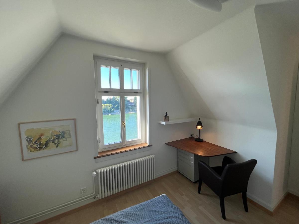Charmante Altbauwohnung Am Rhein *