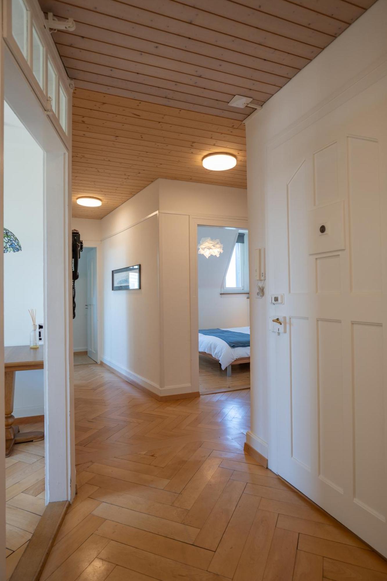 Charmante Altbauwohnung Am Rhein *