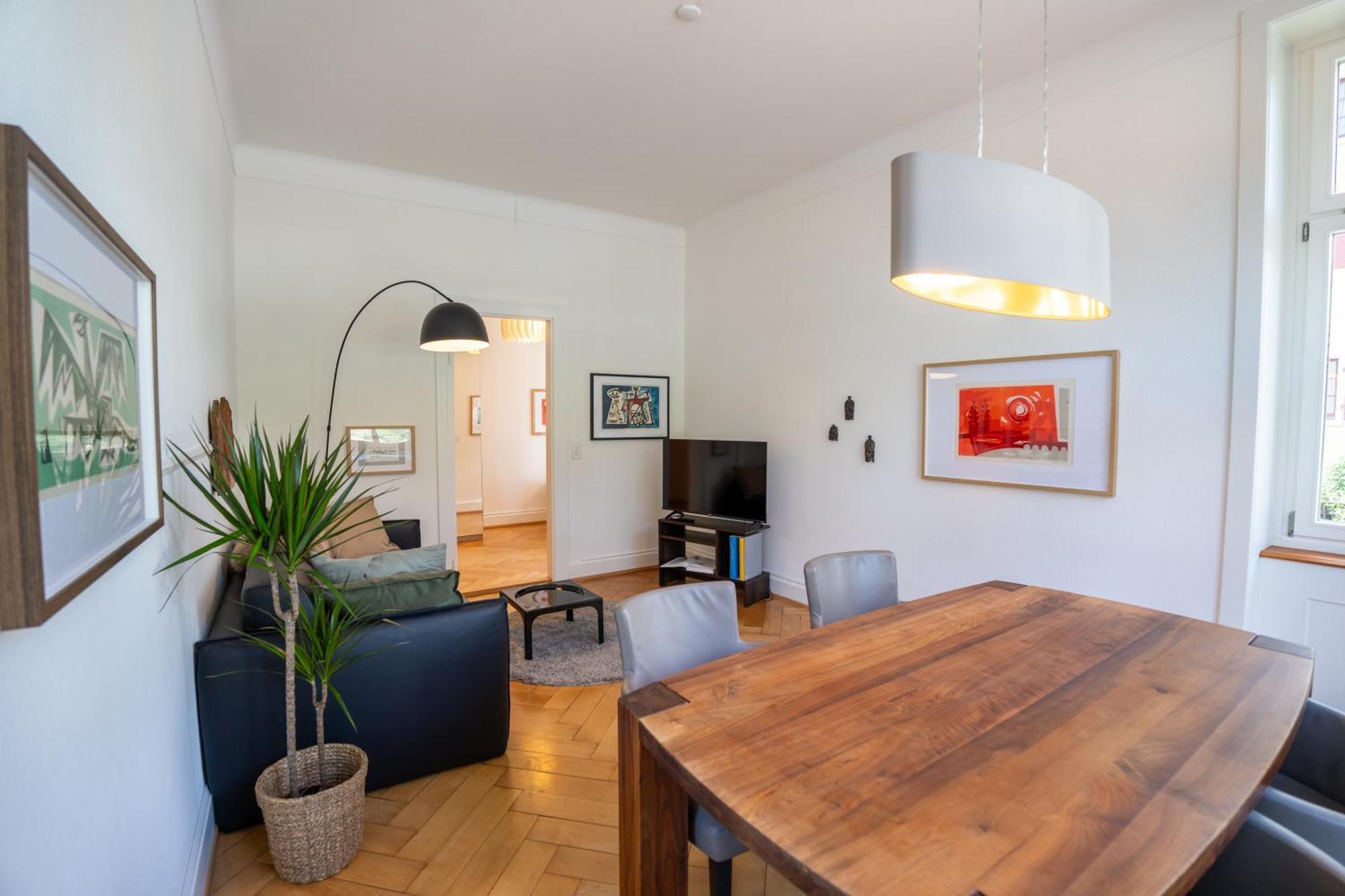 Charmante Altbauwohnung Am Rhein * Basel
